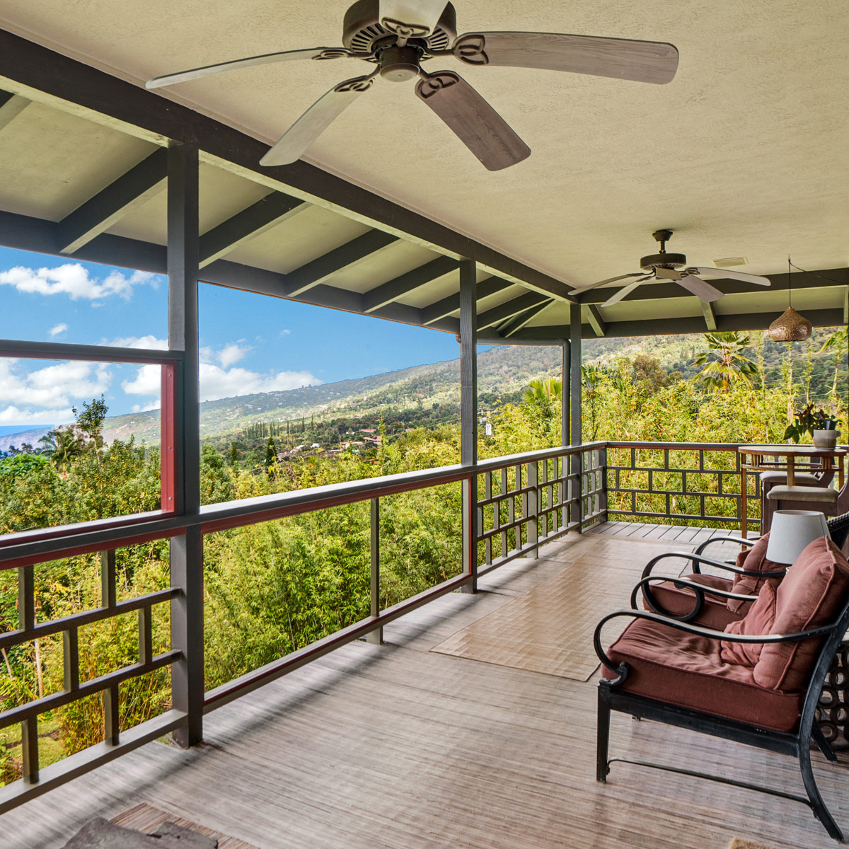 Main House balcony at Honaunau Farm